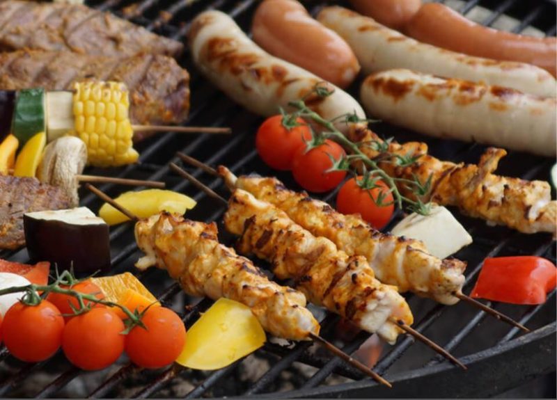 Grillfleich und Gemüse